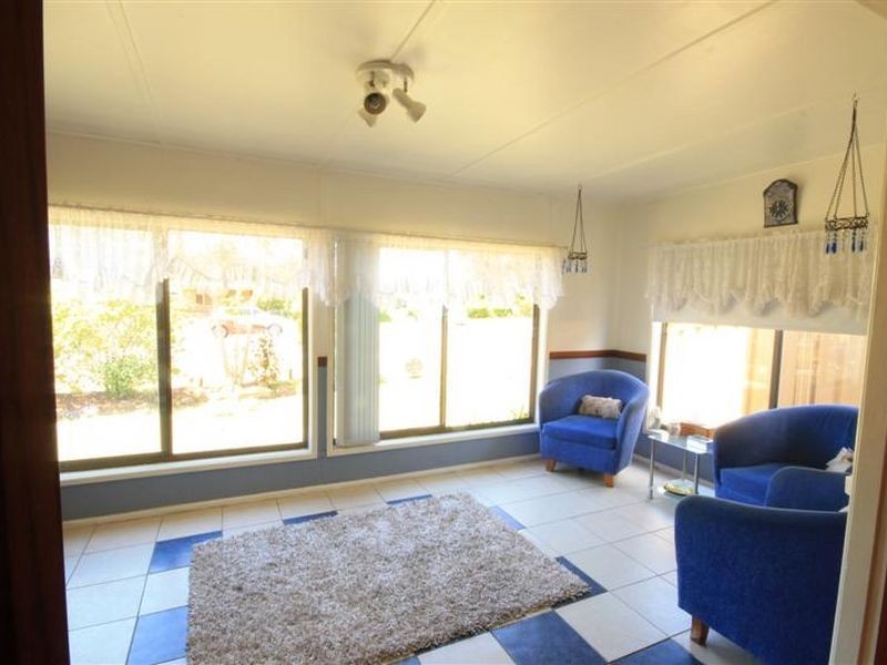 21 John St, Basin View NSW 2540
