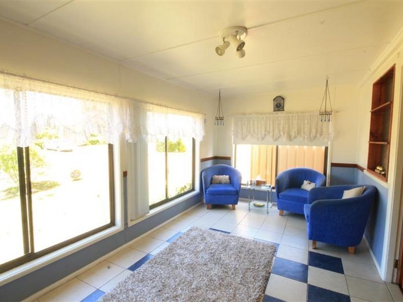 21 John St, Basin View NSW 2540