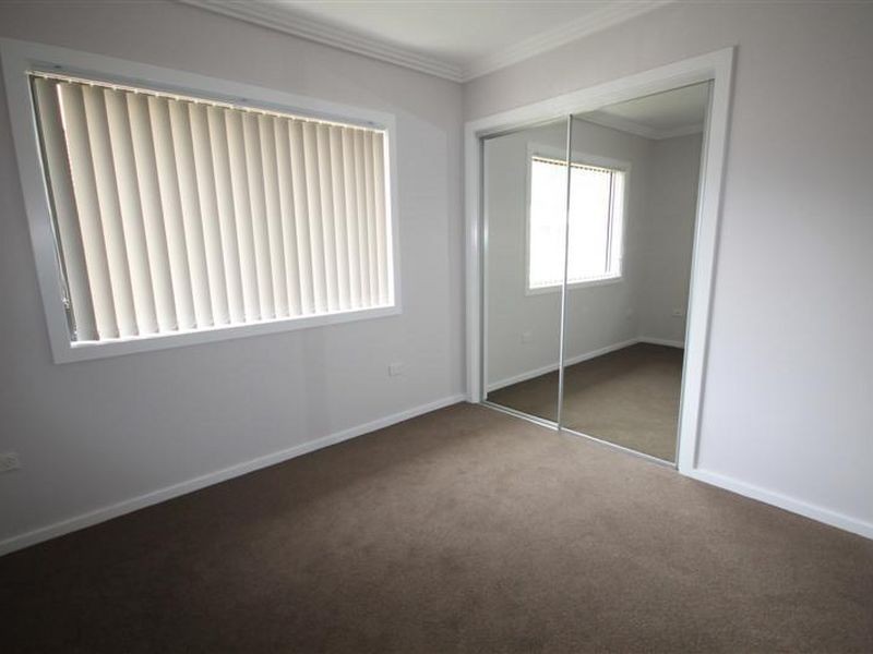 8 Tilbrook Avenue, St Georges Basin NSW 2540