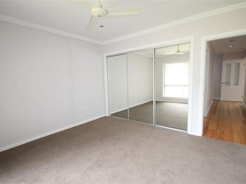 8 Tilbrook Avenue, St Georges Basin NSW 2540