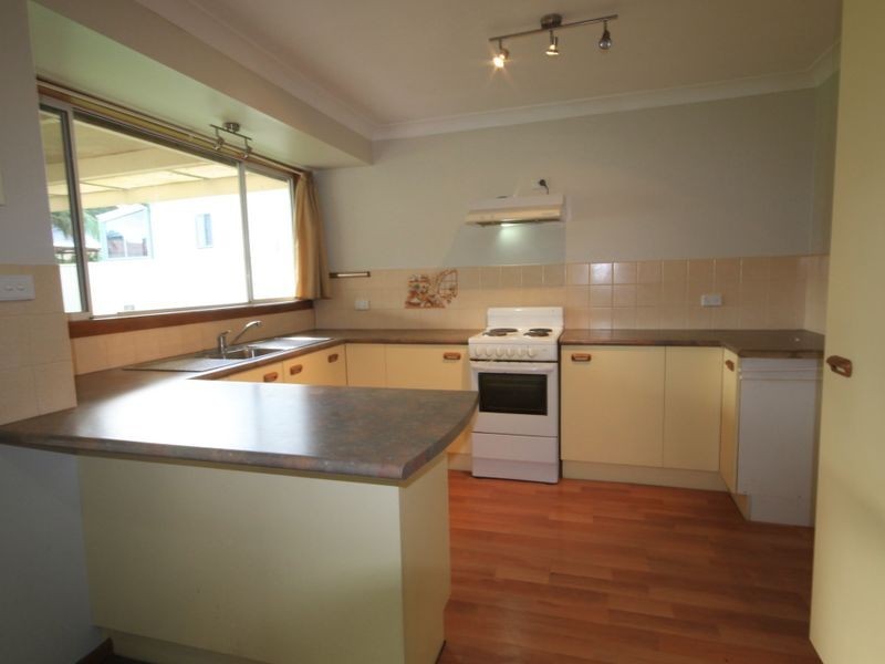 33 Edmund Street, Sanctuary Point NSW 2540