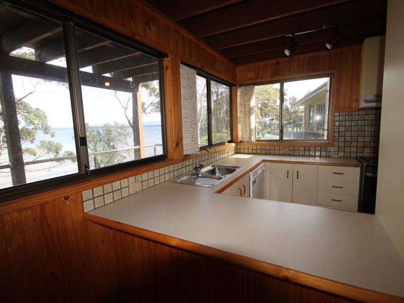 39 Walmer Avenue, Sanctuary Point NSW 2540