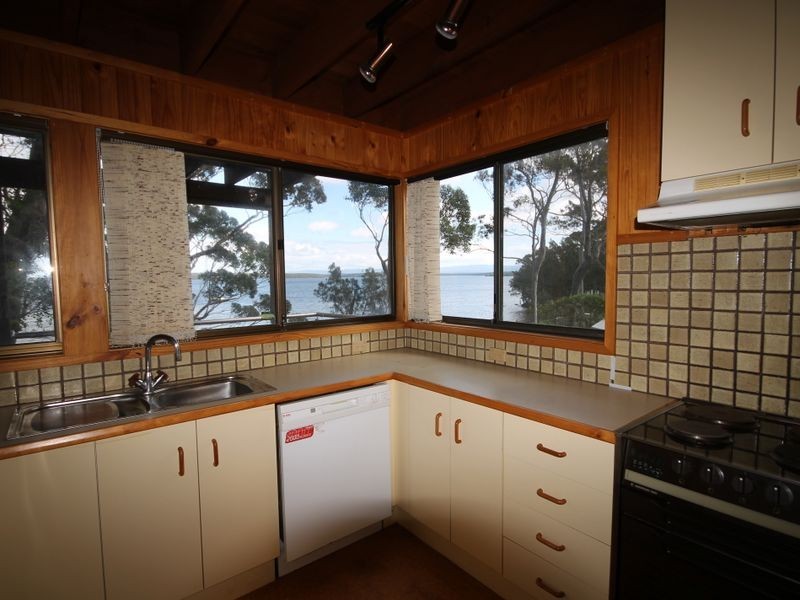 39 Walmer Avenue, Sanctuary Point NSW 2540