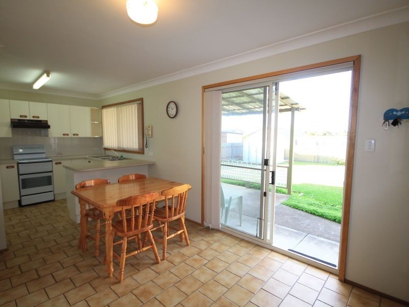 16 Kingsford Smith Crescent, Sanctuary Point NSW 2540