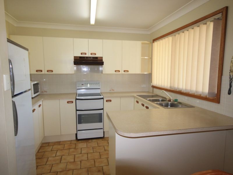 16 Kingsford Smith Crescent, Sanctuary Point NSW 2540