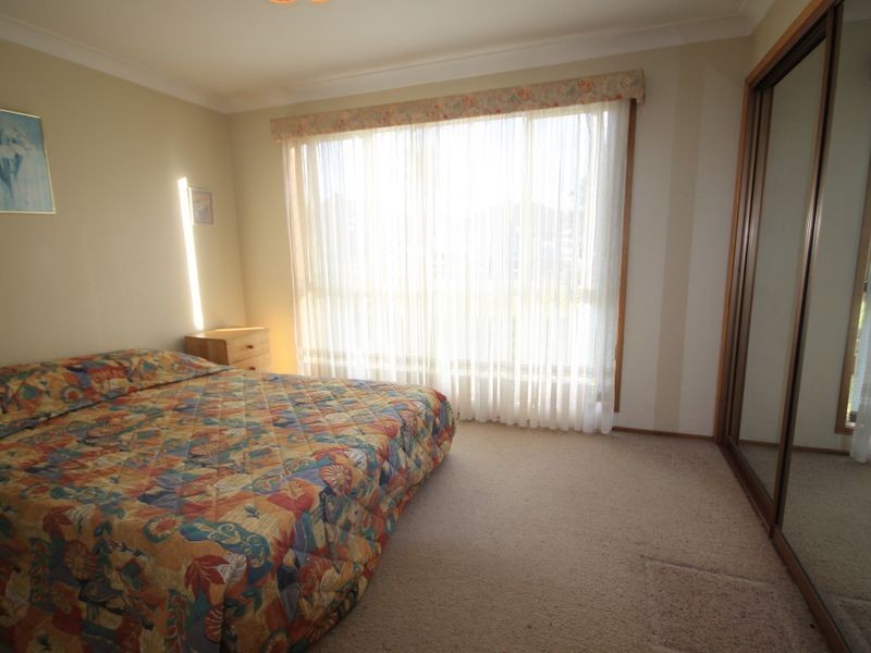 16 Kingsford Smith Crescent, Sanctuary Point NSW 2540