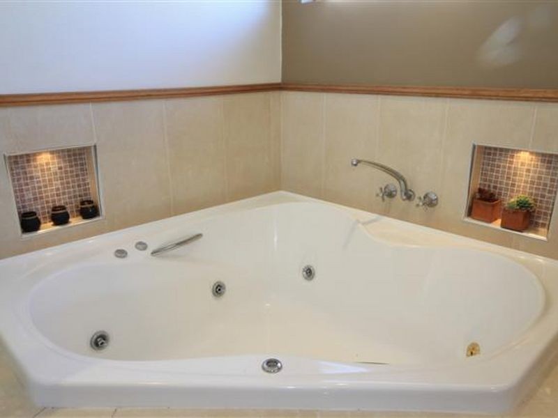 5 Dunisla Street, Sanctuary Point NSW 2540