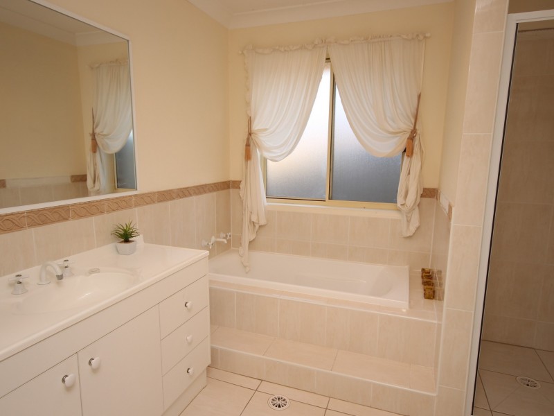 21 Yuroka Crescent, St Georges Basin NSW 2540