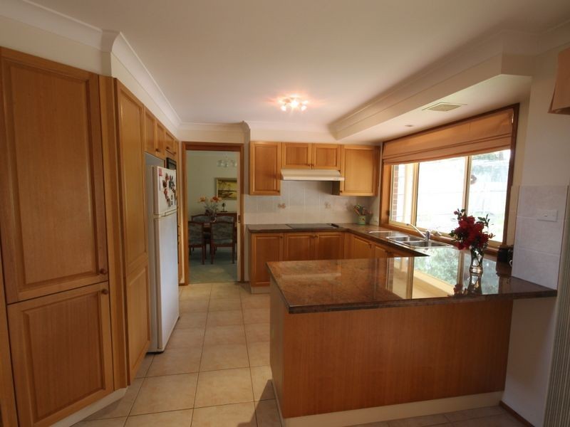 5 Loralyn Avenue, St Georges Basin NSW 2540