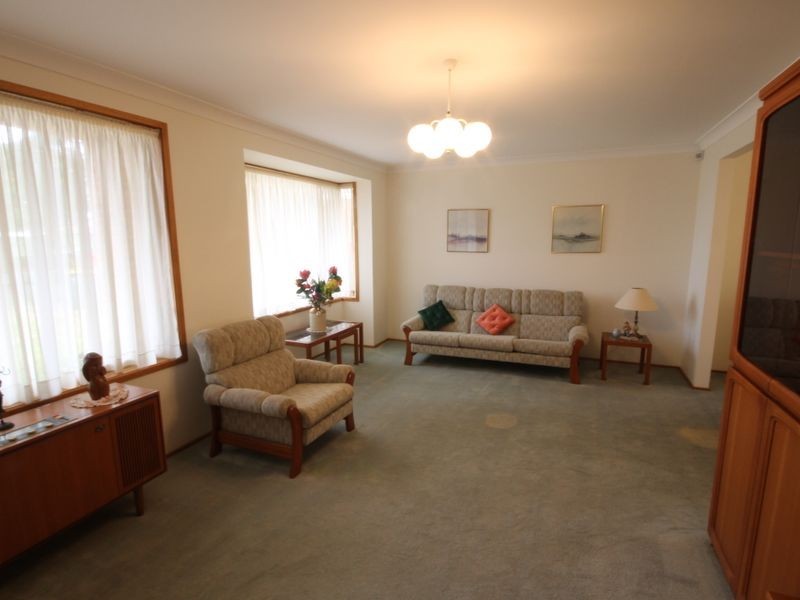 5 Loralyn Avenue, St Georges Basin NSW 2540