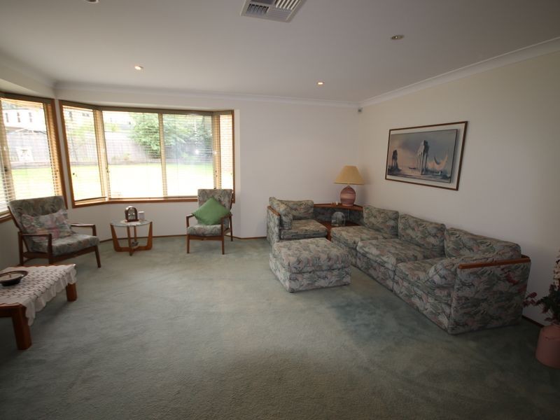 5 Loralyn Avenue, St Georges Basin NSW 2540