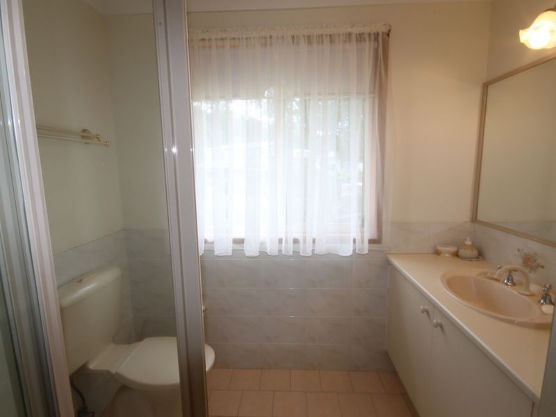 5 Loralyn Avenue, St Georges Basin NSW 2540