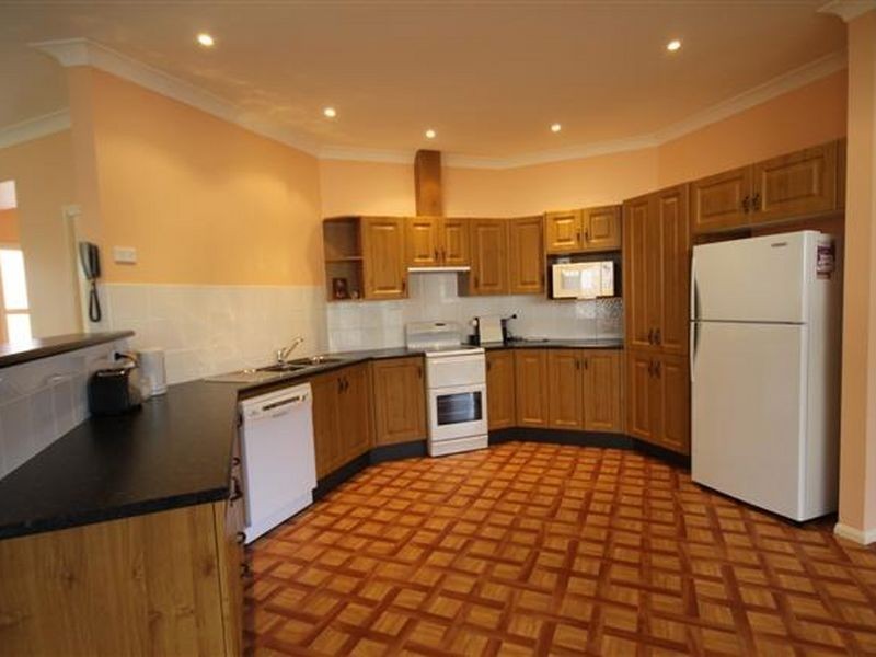 3 Pelican Street, Sanctuary Point NSW 2540