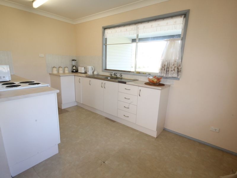 2 Waratah Crescent, Sanctuary Point NSW 2540