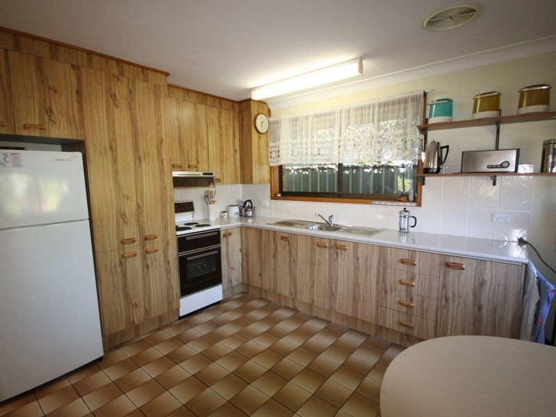 37 Lachlan Crescent, St Georges Basin NSW 2540