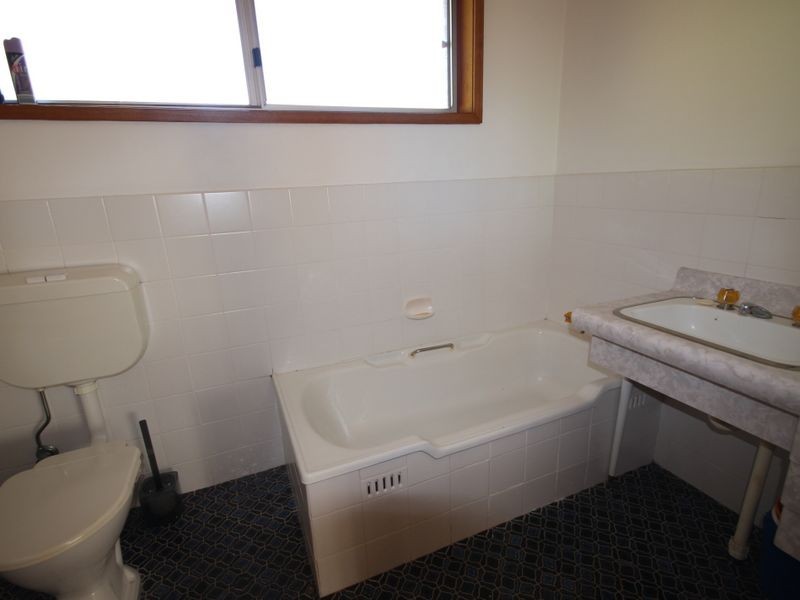 37 Lachlan Crescent, St Georges Basin NSW 2540