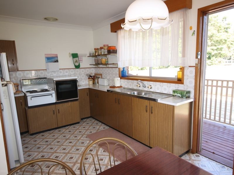 37 Lachlan Crescent, St Georges Basin NSW 2540