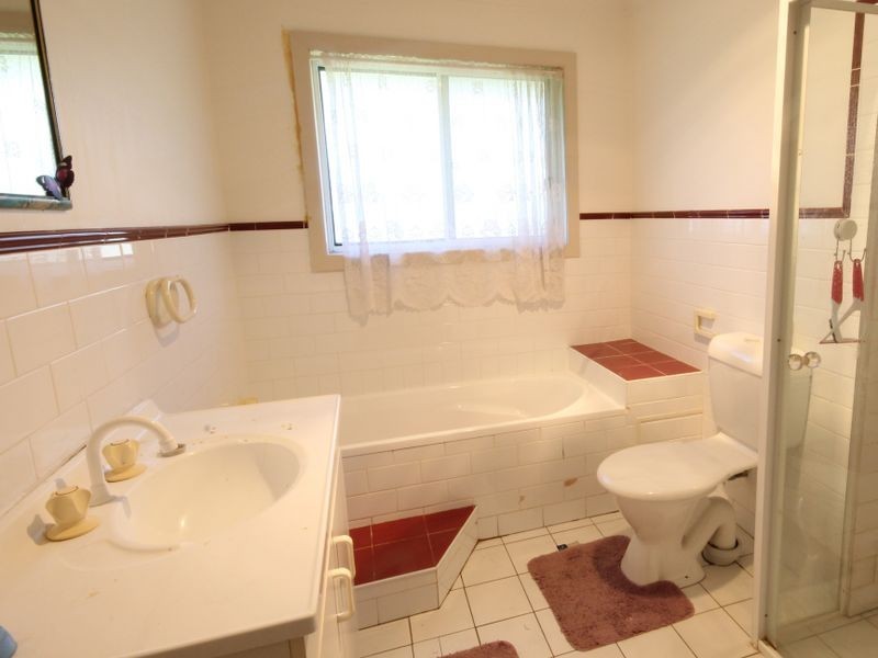15 The Basin Road, St Georges Basin NSW 2540