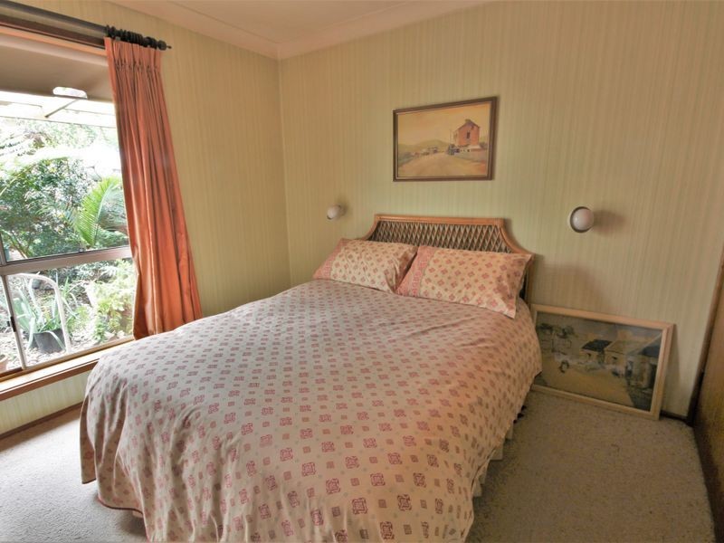 11 Loralyn Ave, St Georges Basin NSW 2540
