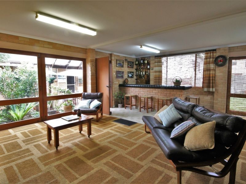 11 Loralyn Ave, St Georges Basin NSW 2540