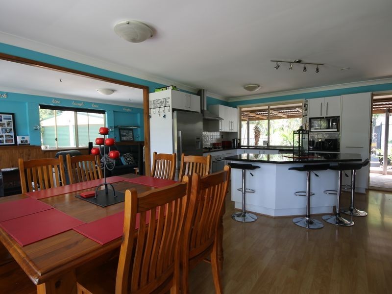 4 Atkins Place, St Georges Basin NSW 2540