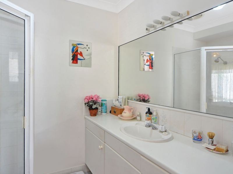 6 Collett Place, St Georges Basin NSW 2540