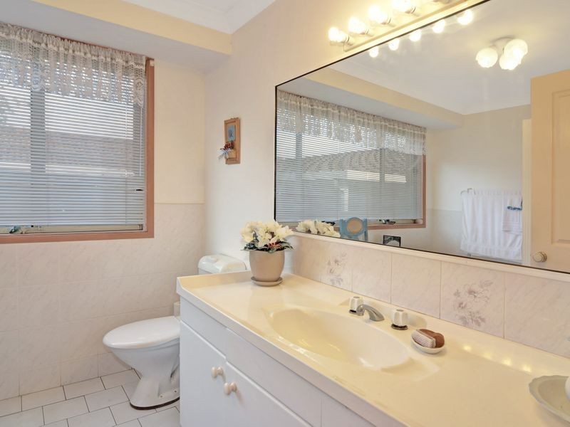 6 Collett Place, St Georges Basin NSW 2540