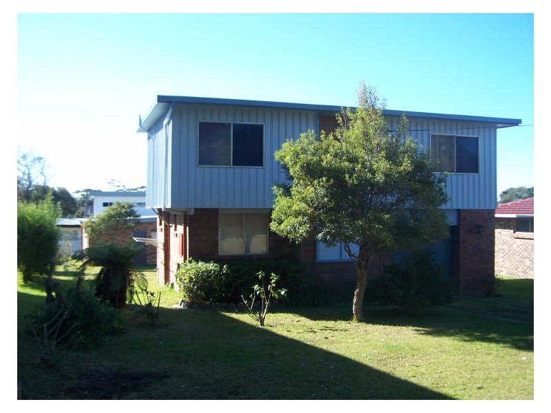 16 Lambs Crescent, Vincentia NSW 2540