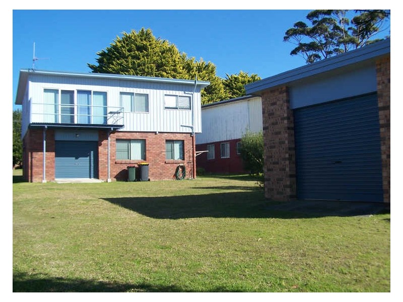 16 Lambs Crescent, Vincentia NSW 2540