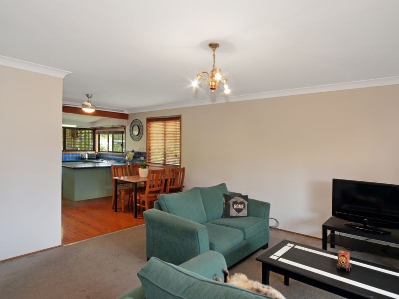 77 Macleans Point Rd, Sanctuary Point NSW 2540