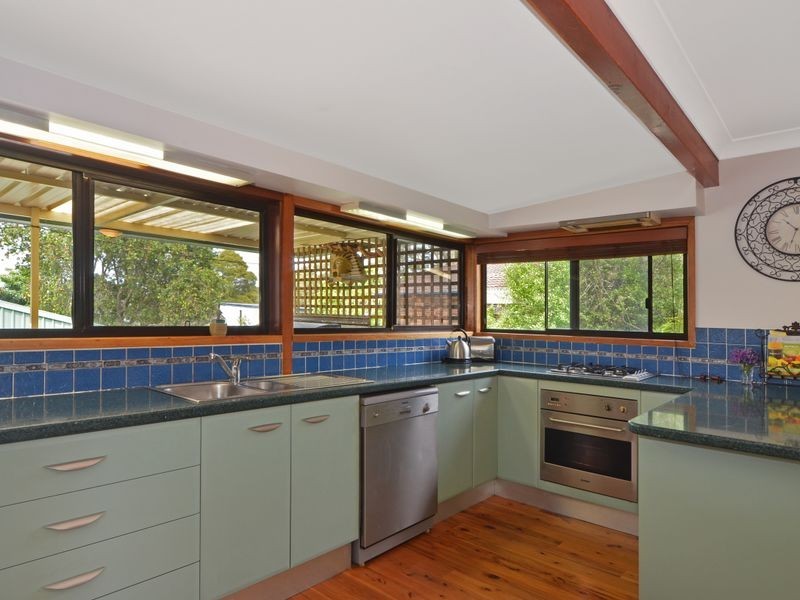 77 Macleans Point Rd, Sanctuary Point NSW 2540