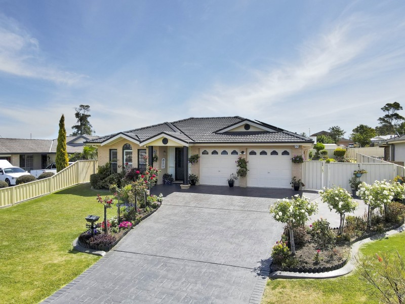 5 Yallara Crescent, Sanctuary Point NSW 2540