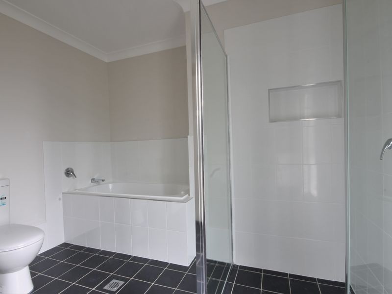 18B Hewitt Avenue, St Georges Basin NSW 2540