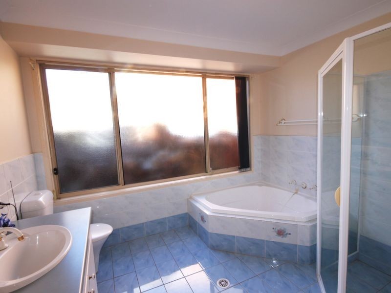 8 Lawson Way, Sanctuary Point NSW 2540