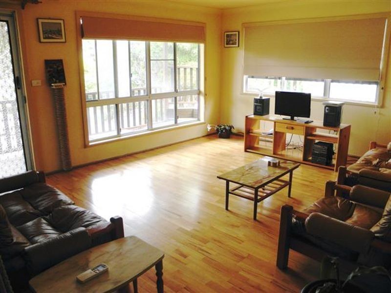 18 Walmer Ave, Sanctuary Point NSW 2540