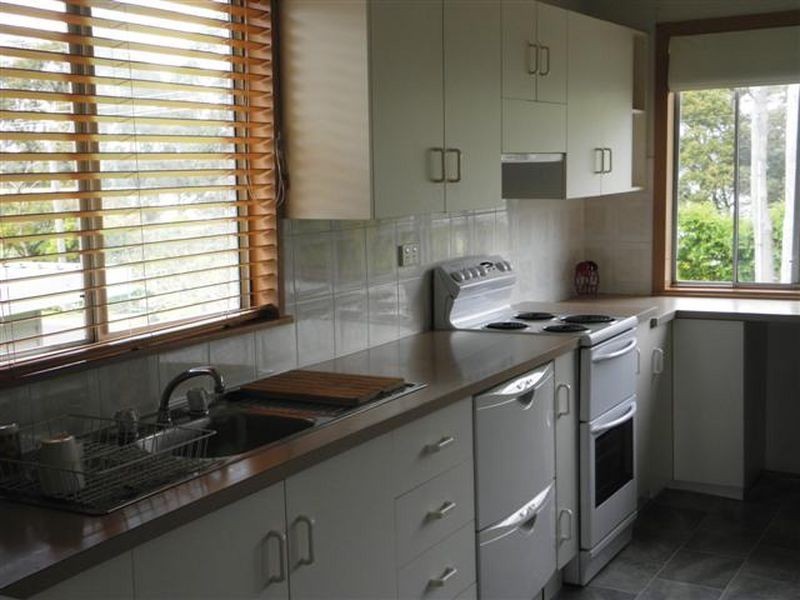 18 Walmer Ave, Sanctuary Point NSW 2540