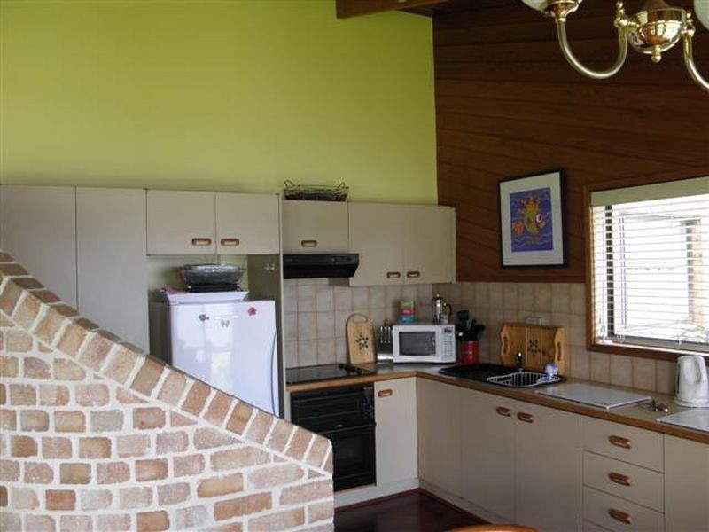 82 Basin View Parade, Basin View NSW 2540