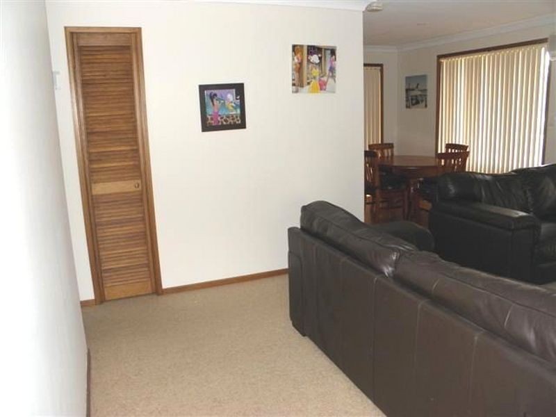 38 St Georges Road, St Georges Basin NSW 2540