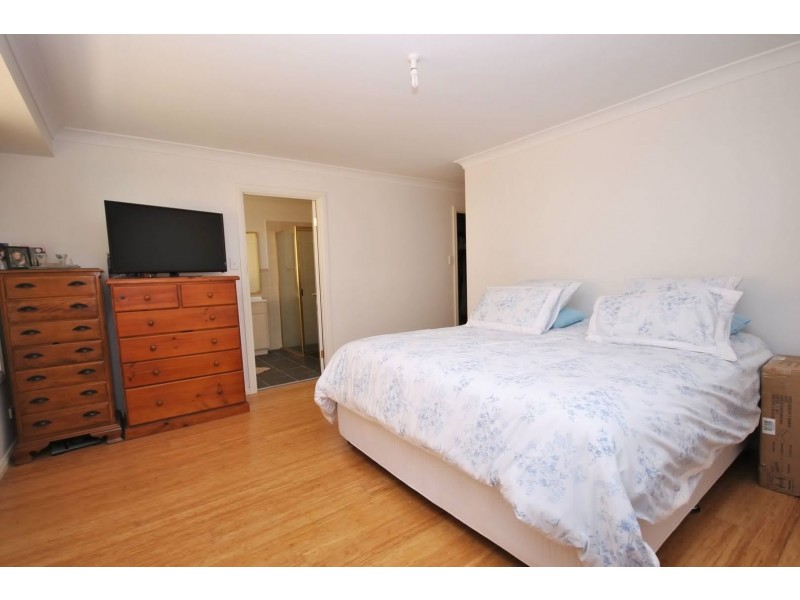 17 McGowen Street, Old Erowal Bay NSW 2540