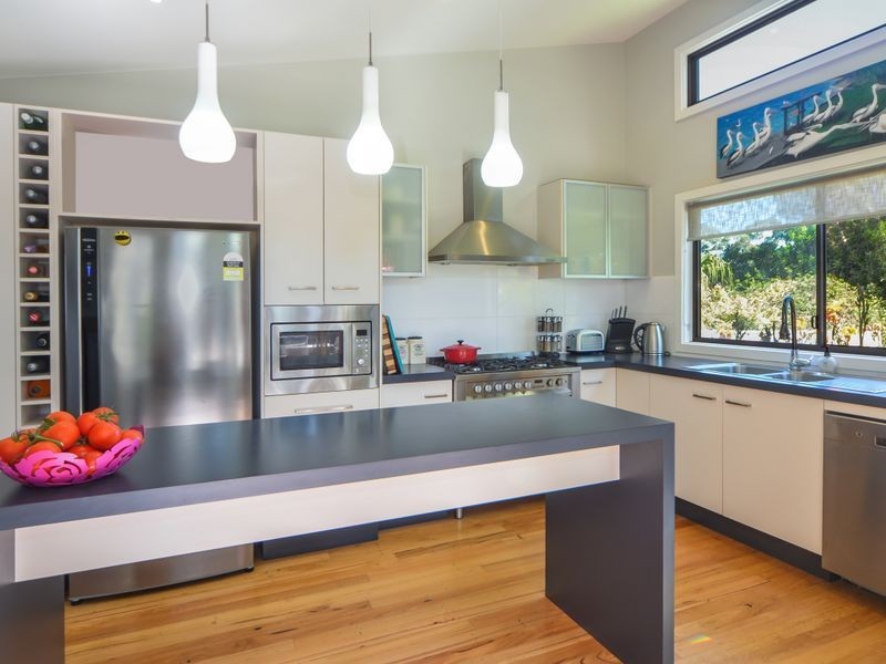 8 Walmer Avenue, Sanctuary Point NSW 2540