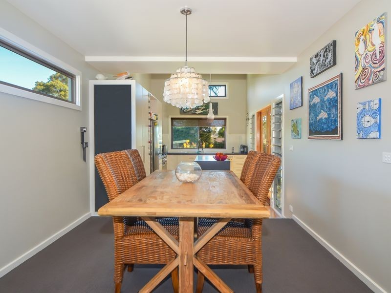 8 Walmer Avenue, Sanctuary Point NSW 2540