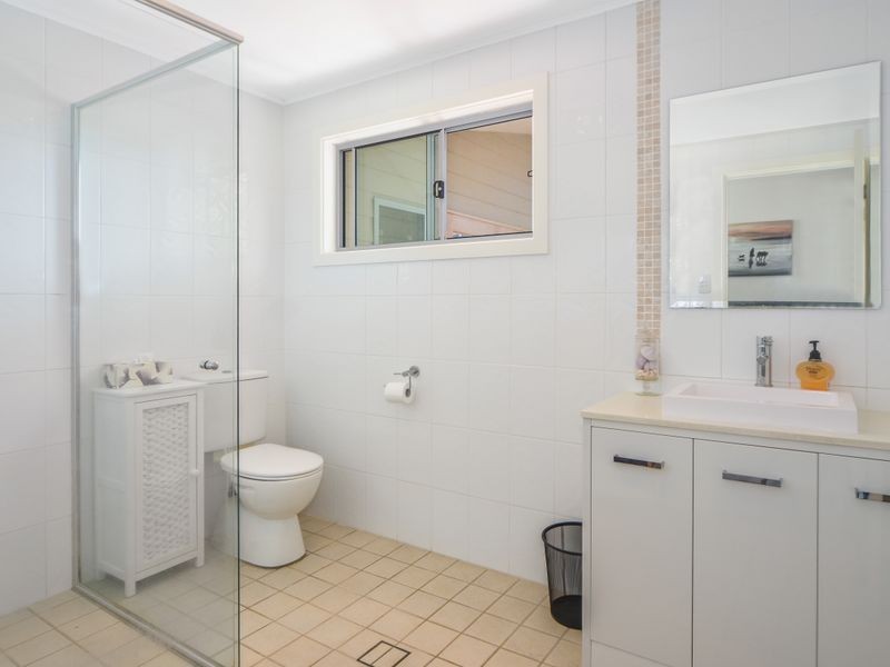 8 Walmer Avenue, Sanctuary Point NSW 2540