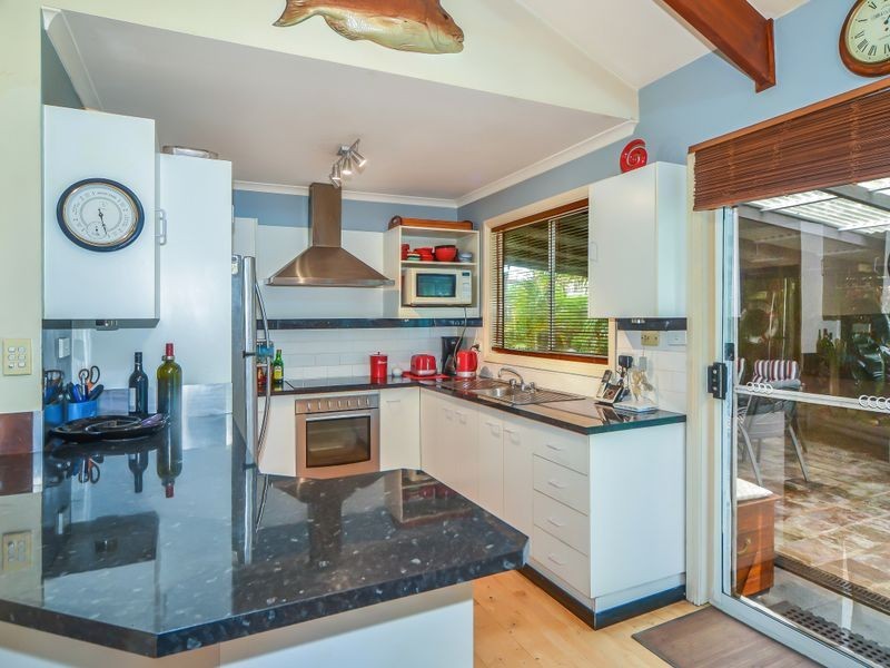 18 Carmel Drive, Sanctuary Point NSW 2540