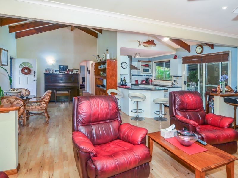 18 Carmel Drive, Sanctuary Point NSW 2540