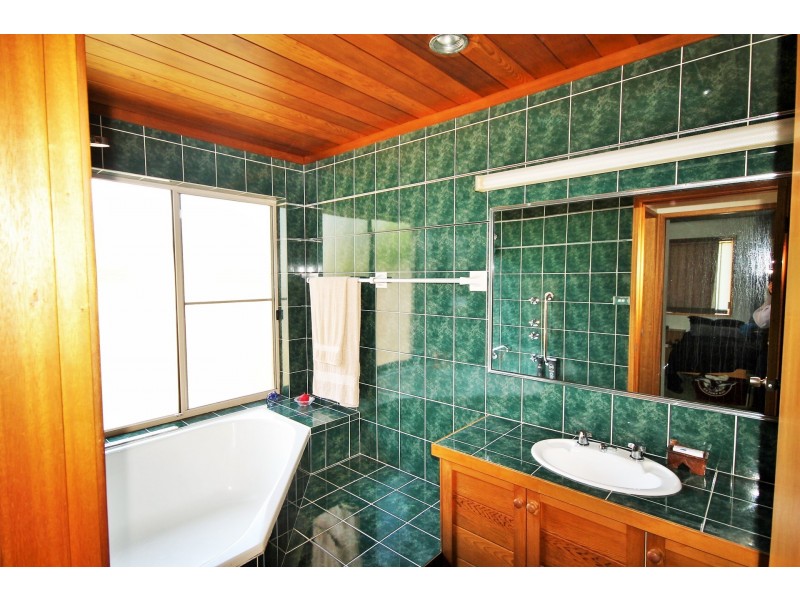 8 Albion Street, Sanctuary Point NSW 2540