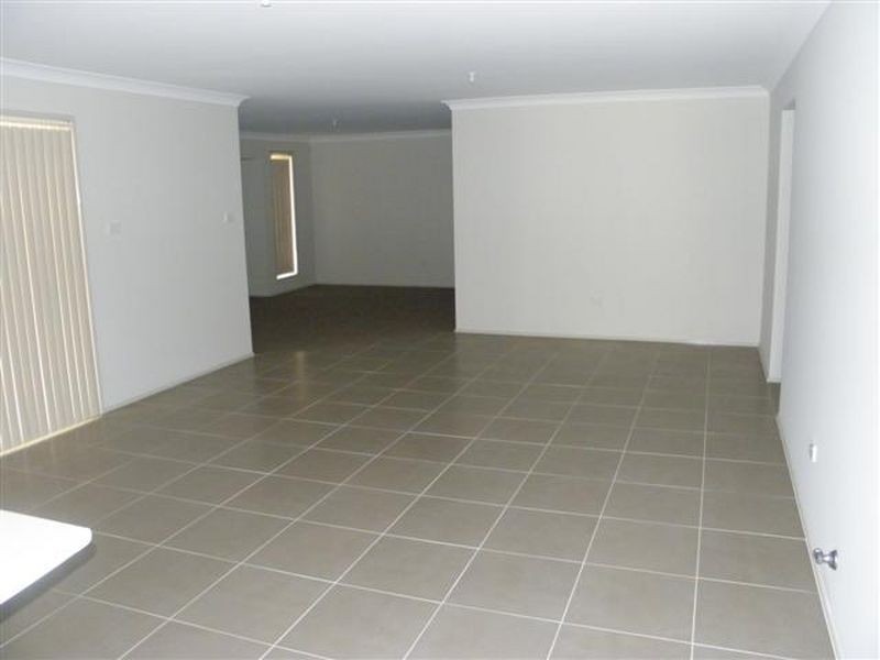 17 Avro Avenue, Sanctuary Point NSW 2540