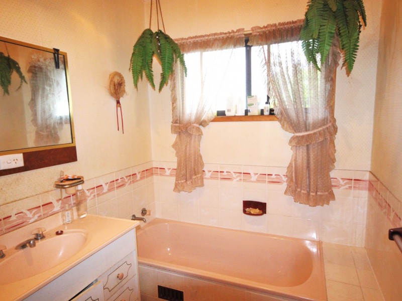 10 Tibbles Avenue, Old Erowal Bay NSW 2540