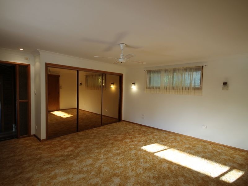 37 LACHLAN CR., St Georges Basin NSW 2540