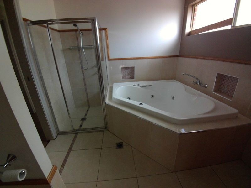 5 Dunisla Street, Sanctuary Point NSW 2540