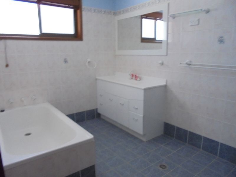 16 Rauch Close, St Georges Basin NSW 2540